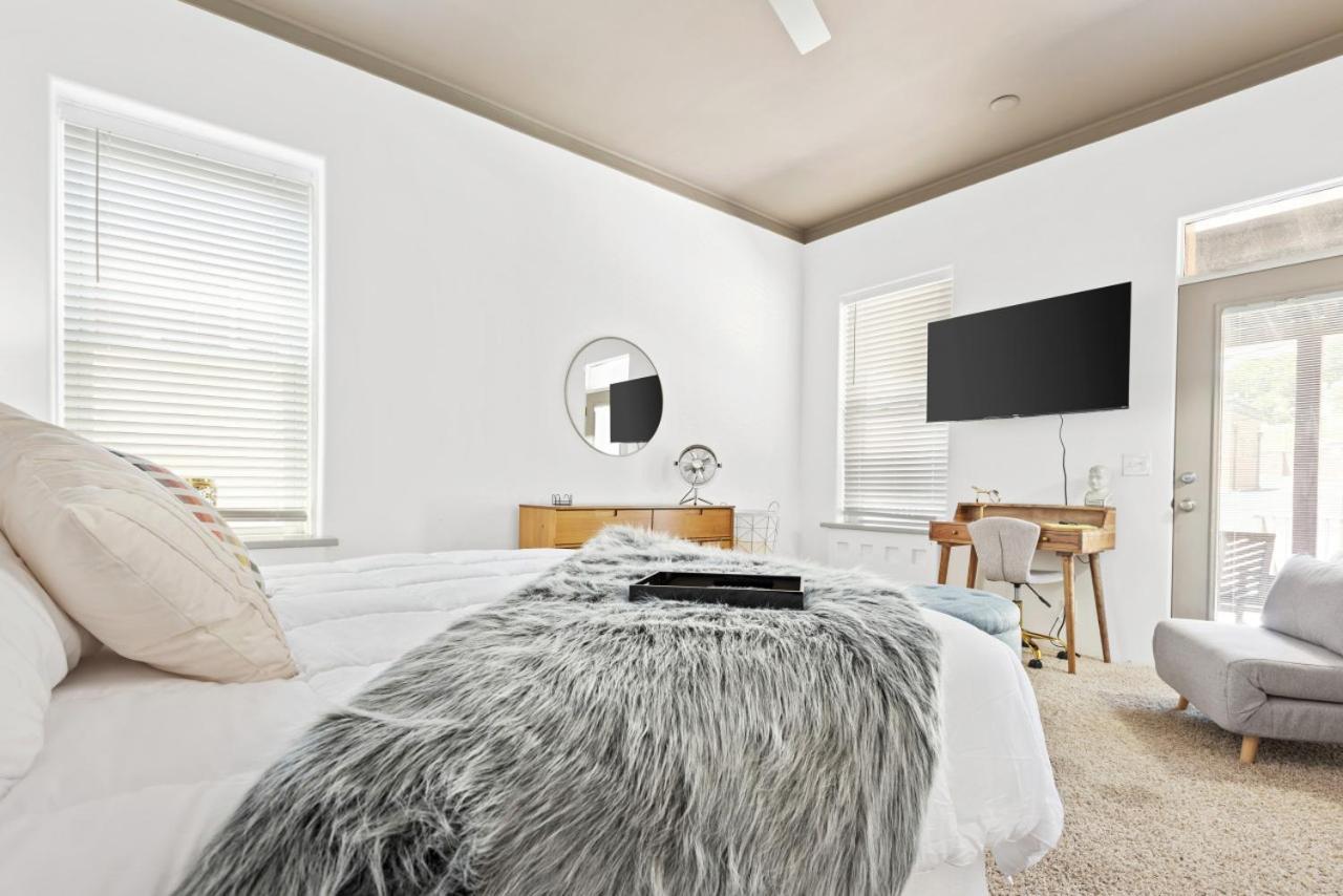 115 N Main Huge 2 Bedroom Unit On Main Street Saint Charles Экстерьер фото